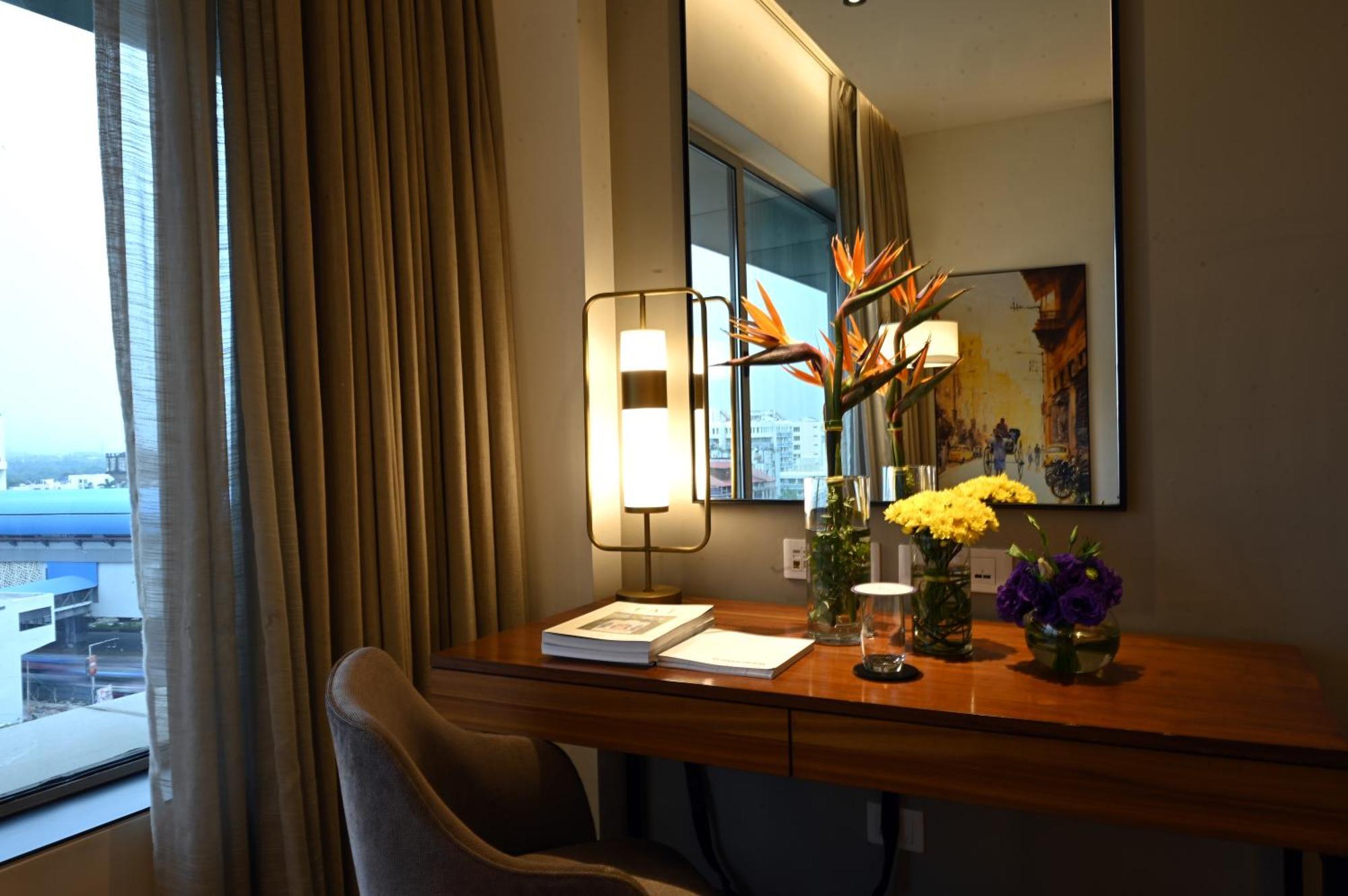 Vivanta Kolkata Em Bypass Zewnętrze zdjęcie A room at the hotel